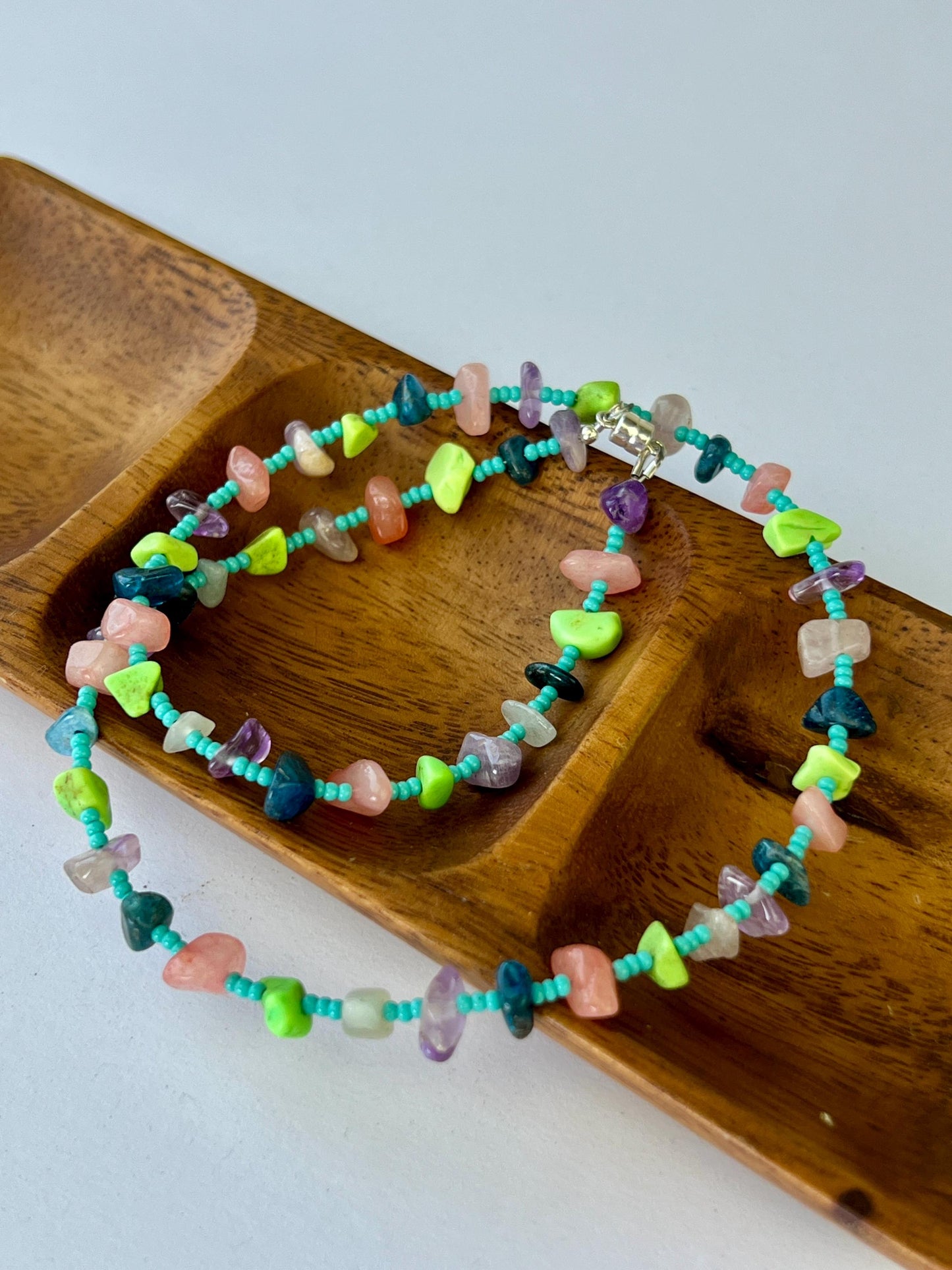 Colorful Chip Stone Beaded Choker Necklace Sterling Silver Magnetic Clasp Eclectic Design