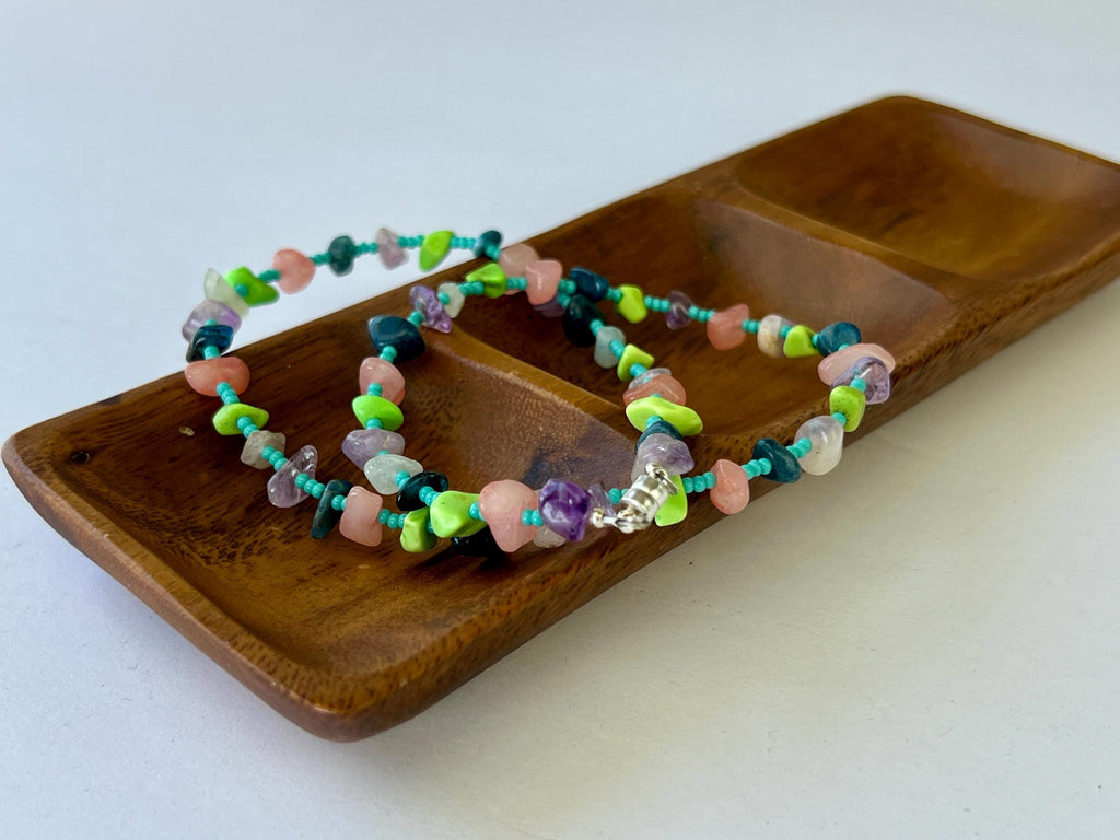 Colorful Chip Stone Beaded Choker Necklace Sterling Silver Magnetic Clasp Eclectic Design