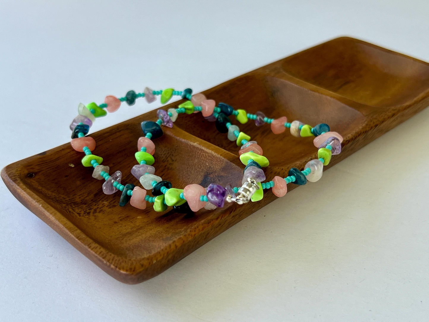 Colorful Chip Stone Beaded Choker Necklace Sterling Silver Magnetic Clasp Eclectic Design